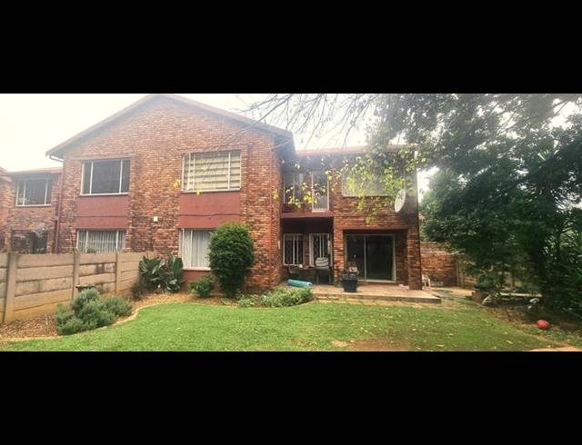 3 BEDROOM TOWNHOUSE FOR SALE IN BRACKENHURST